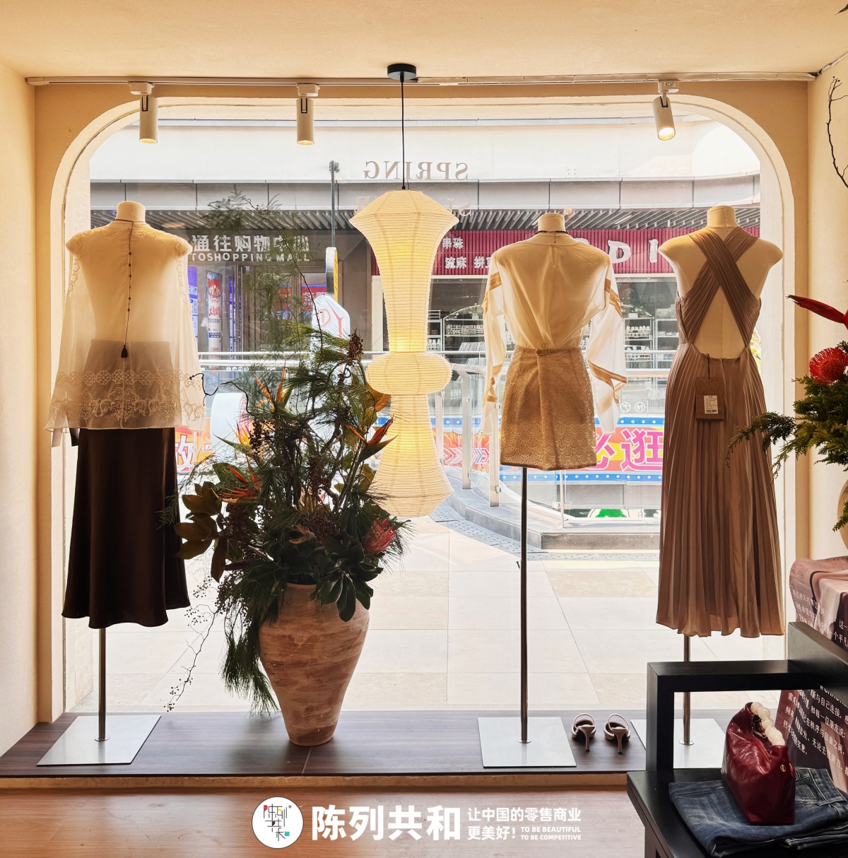 服装店如何陈列吸引顾客？看这5个细节！