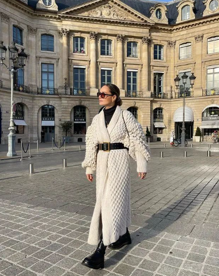 今年最火的长大衣+短靴穿法，保暖又时髦