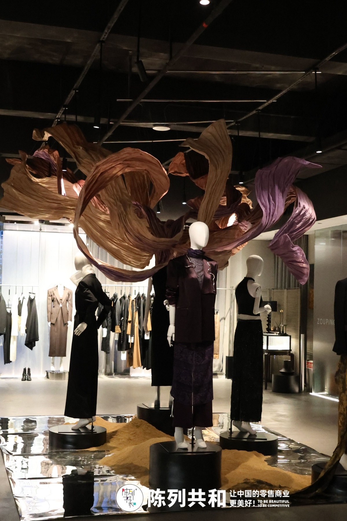 服装店怎么吸引路人进店？